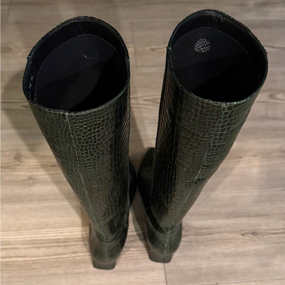 Aquatalia Dark Green Croc-Embossed Heeled Boots - Picture 6 of 7